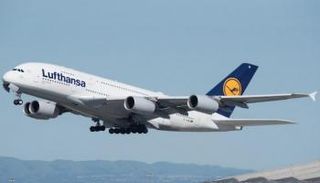 طائرة تتبع شركة لوفتهانزا الألمانية