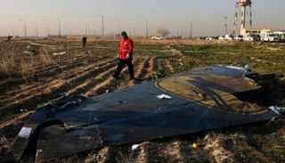 جزء من حطام الطائرة الأوكرانية المنكوبة - أرشيفية