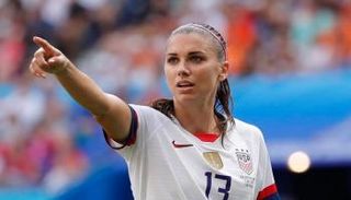 أليكس مورجان نجمة منتخب أمريكا للسيدات