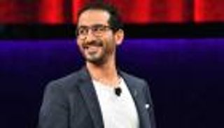 أحمد حلمي يواجه "عزل كورونا" بـ"تمارين القطايف"