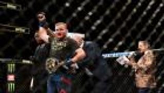 بعد ملحمة فيرجسون.. بطل "UFC" الجديد يتأهب لمحمدوف