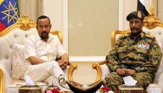 لقاء سابق بين آبي أحمد والبرهان - رويترز