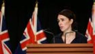 بعد إغلاق كورونا.. نيوزيلندا تعود للحياة بحذر شديد