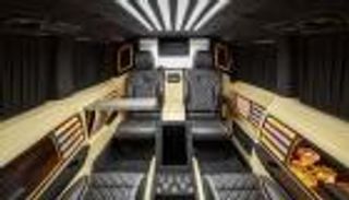 مرسيدس V "المعدلة".. حلم قيادة جناح فندقي فاخر يتحول لواقع