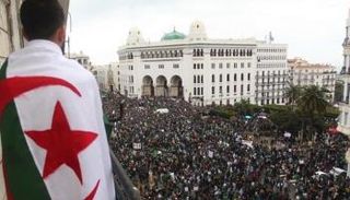 جانب من الحراك الشعبي المطالب بالتغيير الجذري بالجزائر - أرشيفية