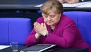 "هتلر وميركل".. منشور يطيح بسفير مالطا في فنلندا