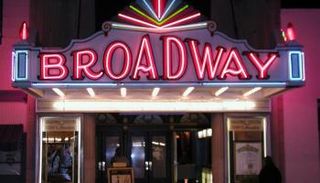 مسارح برودواي ستظل مغلقة حتى 6 سبتمبر