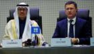 السعودية وروسيا ملتزمتان بتحقيق استقرار السوق النفطية