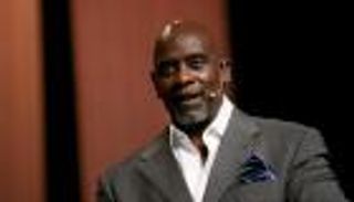 في جلسة افتراضية.. "أبوظبي للكتاب" يستضيف المتحدث التحفيزي كريس جاردنر