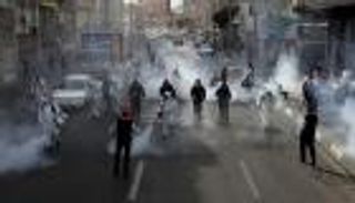 بيزنس إنسايدر: كورونا يؤجج صراع روحاني والحرس الثوري