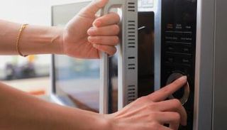 يستخدم هذا النظام بيانات الاستشعار السلبية 