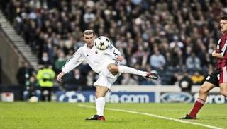 زيدان سجل هدفاً تاريخياً