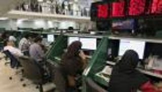 بيع "الوهم".. إيران تستغل الشعب بفقاعة أسهم