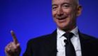 جيف بيزوس أول "تريليونير" في العالم بحلول 2026