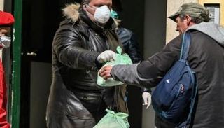 توزيع الطعام المجاني في إيطاليا