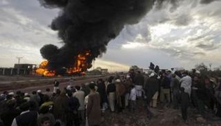 آثار أحد الانفجارات في أفغانستان - أرشيفية