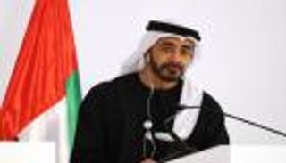 عبدالله بن زايد يشيد بنموذج الإمارات في إدارة أزمة كورونا