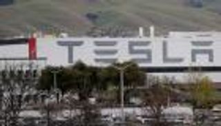 تسلا تربح معركة "العودة".. وغموض بشأن تهديدات الرجل الجريء