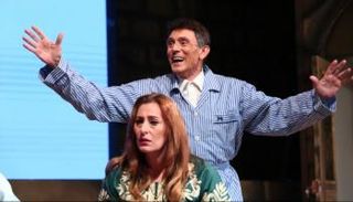 أحد مشاهد المسرحية