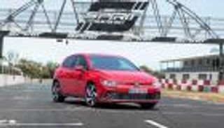 فولكس فاجن توقف تسليم "جولف GTI" لهذا السبب