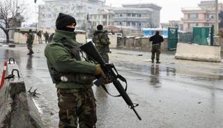 رجال أمن أفغان عند حاجز أمني - أرشيفية