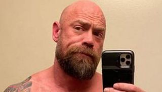 شولتز قضى 6 أسابيع في المستشفى