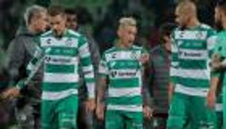 كورونا يضرب 8 لاعبين في سانتوس المكسيكي