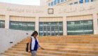 البنوك تلتحق بجهود إنقاذ الليرة في لبنان