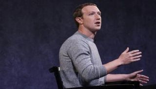 المؤسس والرئيس التنفيذي لشركة فيسبوك مارك زوكربيرج