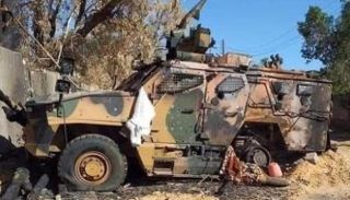 مدرعة تركية دمرها الجيش الليبي- أرشيفية