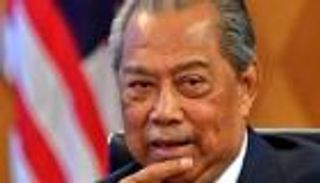 رئيس وزراء ماليزيا بـ"العزل الصحي"