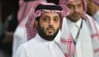 بصبغة لاتينية.. نجوم جدد يدعمون آل الشيخ بتحدي "البلاي ستيشن"