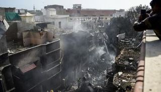 موقع سقوط الطائرة الباكستانية