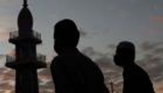 المسلمون يواجهون كورونا في عيد الفطر.. الصحة أغلى