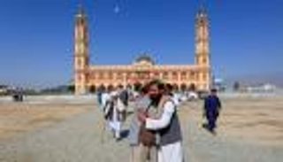 العيد في أفغانستان.. نار خامدة وهدنة صامدة