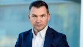 فيديو.. ملابس الوزير الداخلية تخطف فرحة عودة الدوري الروماني 