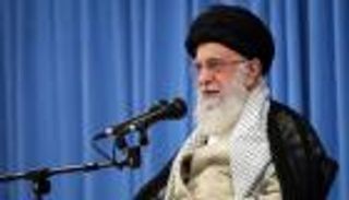 "سنصلي بالقدس".. صورة افتراضية بموقع المرشد تثير السخرية من إيران
