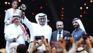 جانب من حفل تتويج أحمد الفلاسي وعائلته بلقب صانع الأمل العربي 2020