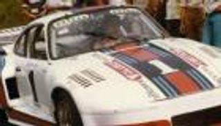 بالصور.. 5 مشاهير في عالم الجريمة يعشقون هذه السيارات