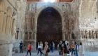 دول عربية وأوروبية تعود للحياة تدريجيا مع تخفيف قيود كورونا