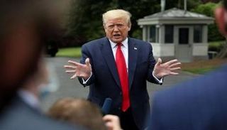 الرئيس الأمريكي دونالد ترامب خلال لقاء صحفي سابق