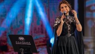 الفنانة اللبنانية يارا