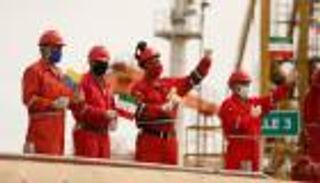 نفط إيران "الراكد" يواصل التسرب من بوابة فنزويلا