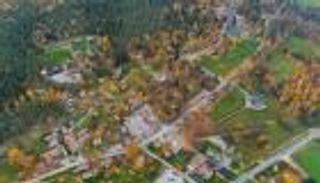 قرية سويدية كاملة للبيع بـ7 ملايين دولار