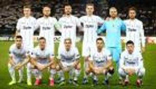 ثمن خرق لوائح كورونا.. نادٍ يفقد الصدارة