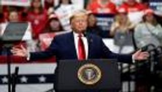 تويتر يصعّد ضد ترامب ويضع إشارة "تمجيد للعنف" على تغريدة الرئيس