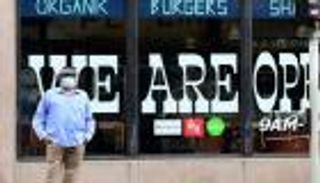 لوس أنجلوس تعيد فتح المطاعم بشروط "صارمة"