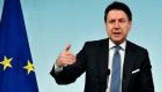 كونتي يحذر السراج من استمرار تدفق السلاح إلى ليبيا