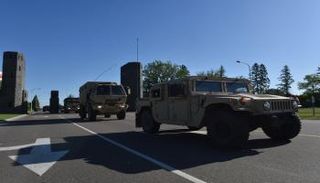 قوات الحرس الوطني خلال دخولهم ولاية مينيسوتا