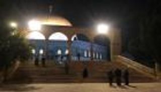 بـ"سجدة شكر لله".. الأقصى يحتضن المصلين من جديد